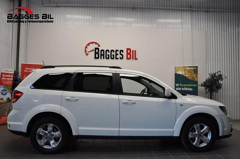 Vit Begagnad 2011 Fiat Freemont SUV | 55 000 kr (Bra pris) - Bild 1/4