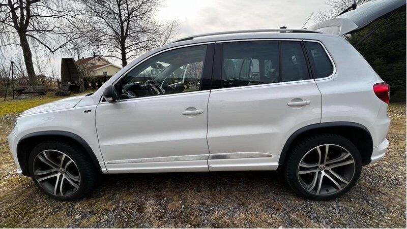 Vit Begagnad 2011 VW Tiguan Sportline SUV | 83 000 kr (Marknadspris) - Bild 1/4