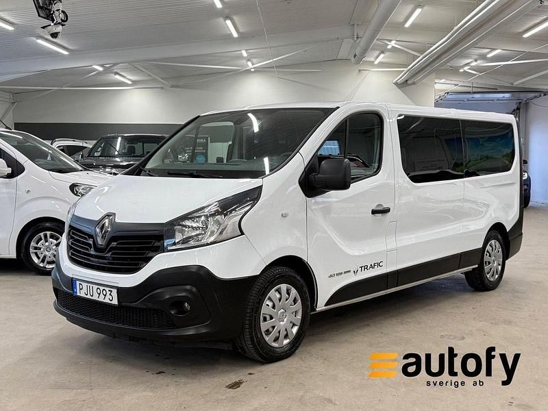 Vit Begagnad 2017 Renault Trafic Van | 168 900 kr (Dyr) - Bild 1/4