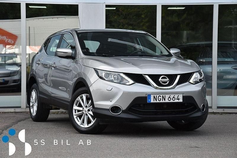 Silver Begagnad 2016 Nissan Qashqai SUV | 144 900 kr (Marknadspris) - Bild 1/4