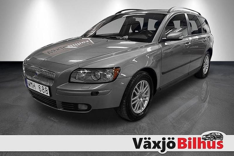 Grå Begagnad 2005 Volvo V50 Kinetic Kombi | 69 900 kr (Dyr) - Bild 1/4