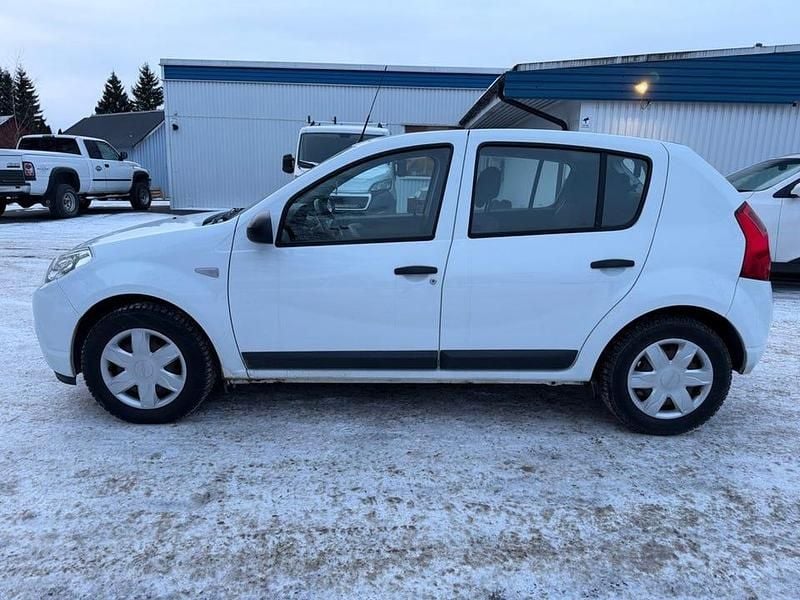 Begagnad Dacia Sandero 105 HK (77 kW) 2012 Vit