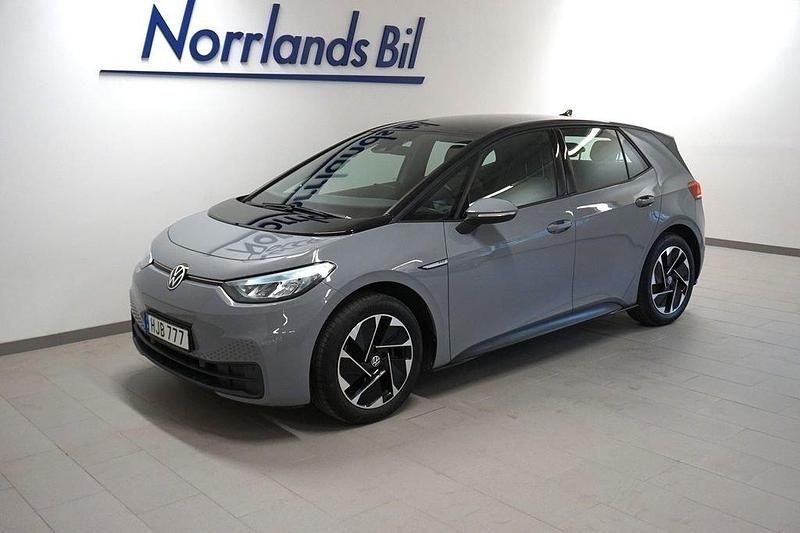 Grå (moonstone grey black) Begagnad 2022 VW ID.3 Pro Performance Halvkombi | 259 900 kr (Marknadspris) - Bild 1/4