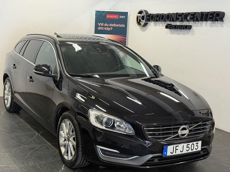 Svart Begagnad 2014 Volvo V60 Momentum Kombi | 129 900 kr (Marknadspris) - Bild 1/4