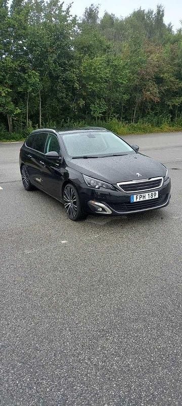 Svart Begagnad 2015 Peugeot 308 Allure Kombi | 71 000 kr (Dyr) - Bild 1/4