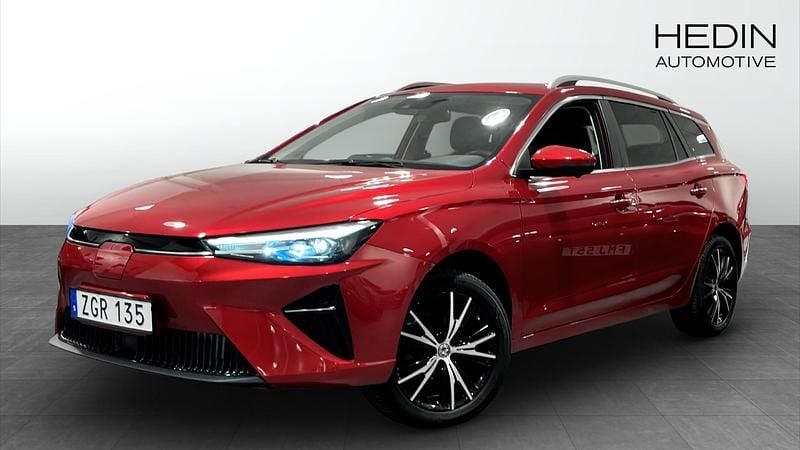 Röd (red) Begagnad 2022 MG MG5 EV Kombi | 207 900 kr (Lite dyr) - Bild 1/4