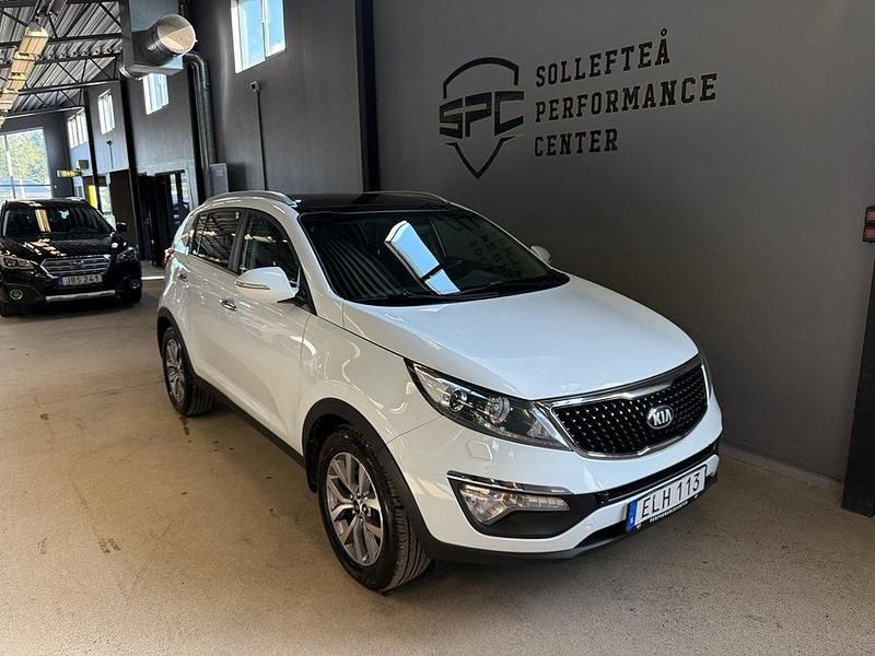 Vit Begagnad 2015 Kia Sportage SUV | 109 900 kr (Marknadspris) - Bild 1/4