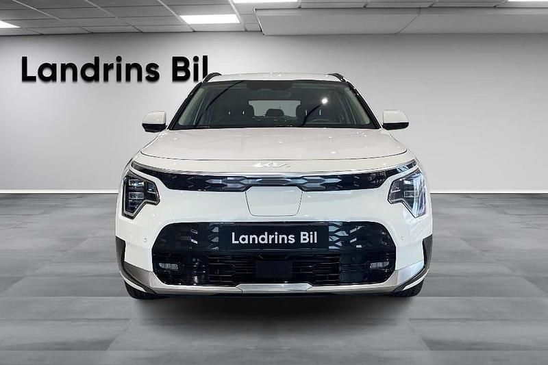 Begagnad Kia e-Niro 150 kW (204 HK) 2022 Vit (clear white) SUV