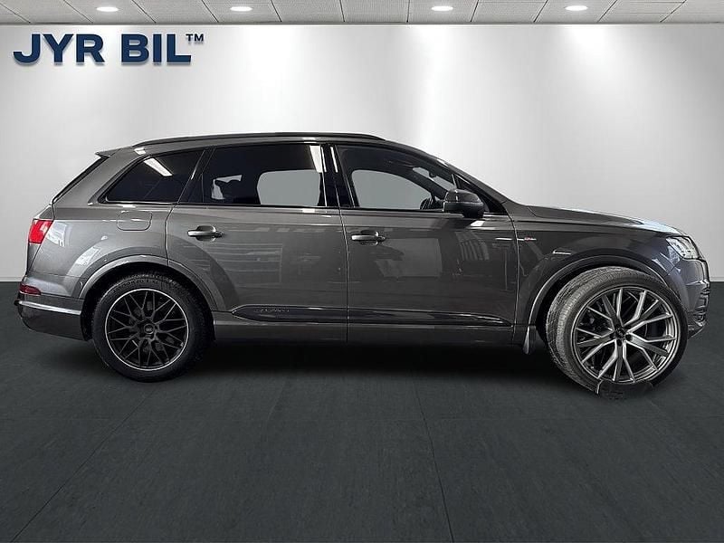 Begagnad Audi Q7 S-Line 272 HK (200 kW) 2018 Grå SUV
