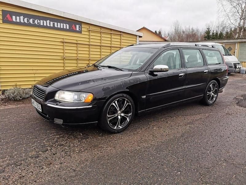 Svart Begagnad 2005 Volvo V70 Momentum Kombi | 34 500 kr (Bra pris) - Bild 1/4