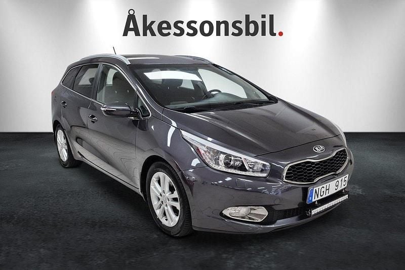 Grå Begagnad 2012 Kia Ceed Sportswagon Kombi | 69 000 kr (Marknadspris) - Bild 1/4