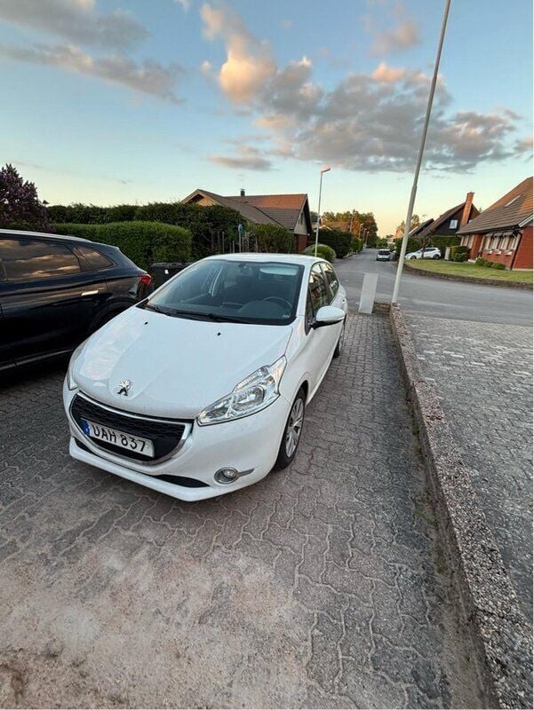 Begagnad 2014 Peugeot 208 Halvkombi | 70 000 kr - Bild 1/4