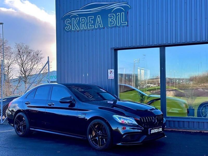 Svart Begagnad 2018 Mercedes C63S AMG AMG Sedan | 529 900 kr (Lite dyr) - Bild 1/4