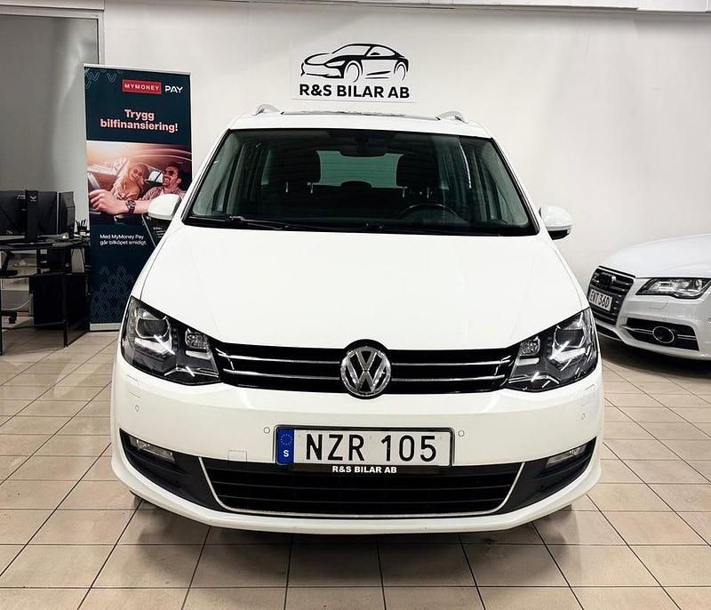 Begagnad VW Sharan 150 HK (110 kW) 2017 Vit Minibuss
