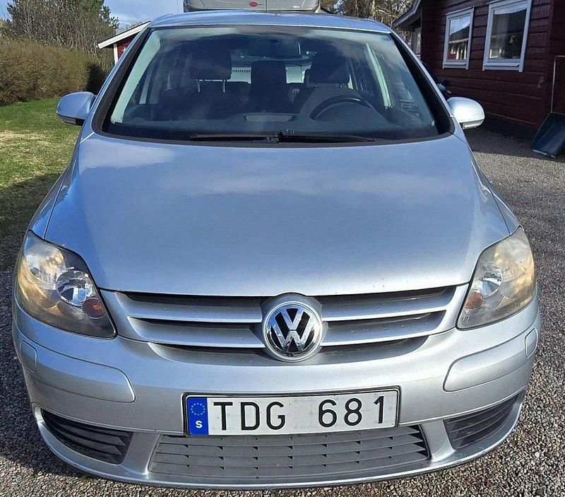 Silver Begagnad 2007 VW Golf Plus Cross Trendline Minibuss | 29 000 kr (Superpris) - Bild 1/4