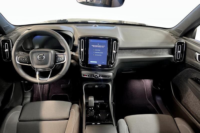 Begagnad Volvo XC40 Single Motor 175 kW (238 HK) 2023 Svart SUV