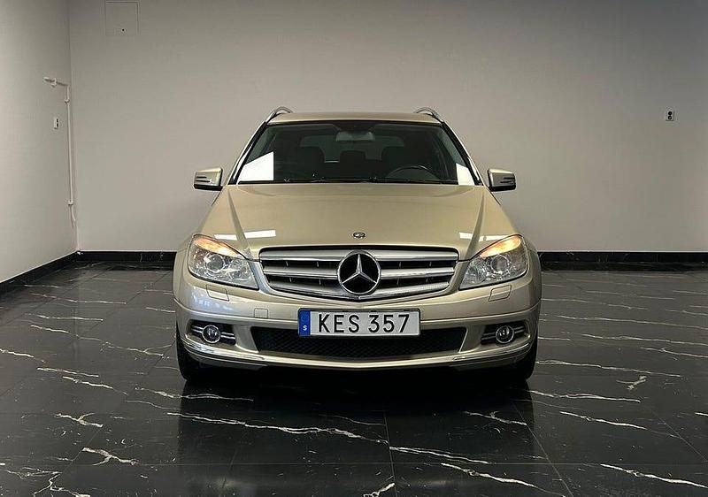 Begagnad Mercedes C180 156 HK (114 kW) 2009 Ljusbrun Kombi