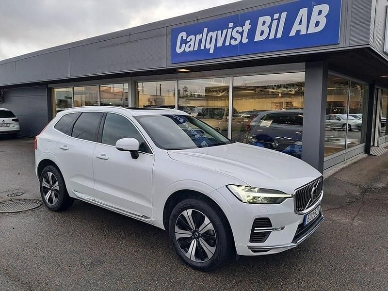 Begagnad Volvo XC60 Core 253 HK (186 kW) 2023 Kristallvit metallic SUV