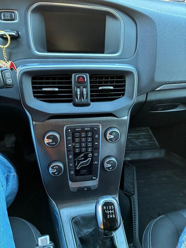 Begagnad Volvo V40 115 HK (84 kW) 2015