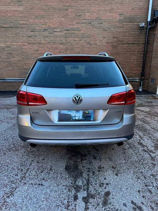 Begagnad VW Passat 170 HK (125 kW) 2012 Silver metallic