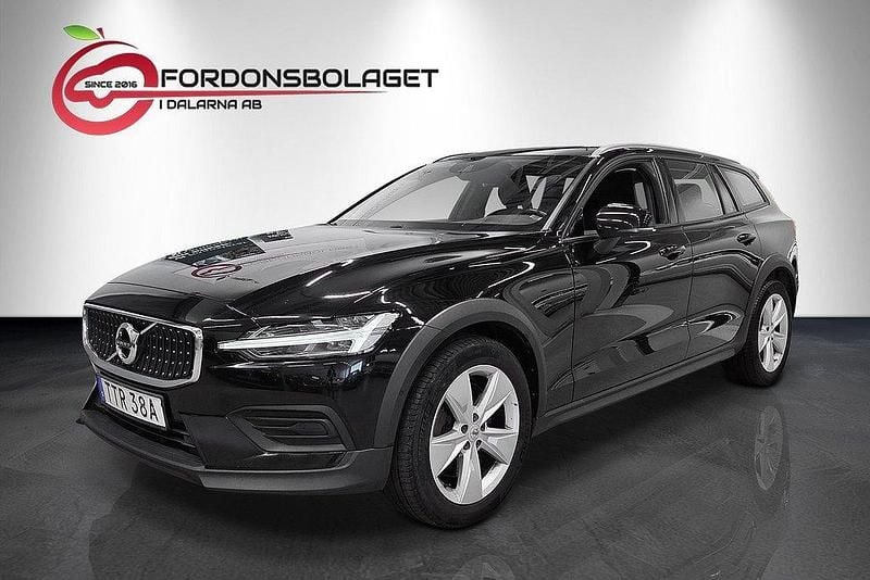 Svart Begagnad 2019 Volvo V60 CC Momentum Kombi | 239 700 kr (Marknadspris) - Bild 1/4