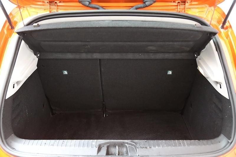 Begagnad Renault Clio V Intens 101 HK (74 kW) 2019 Orange Halvkombi