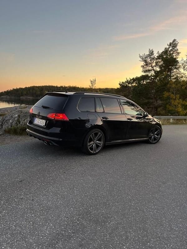 Begagnad VW Golf VII R 300 HK (220 kW) 2015 Kombi