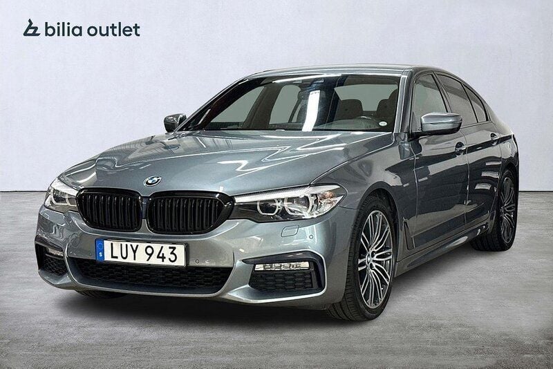 Blå Begagnad 2018 BMW 520 M Sport Sedan | 234 900 kr (Marknadspris) - Bild 1/3