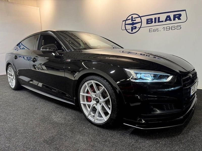 Svart Begagnad 2019 Audi A5 Sportback S-Line Halvkombi | 277 000 kr (Marknadspris) - Bild 1/4