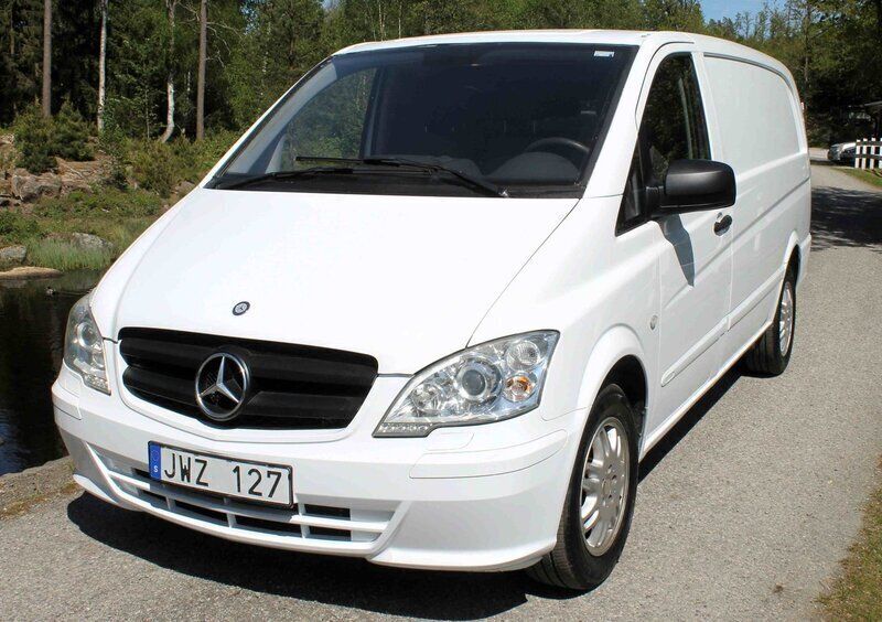 Vit Begagnad 2011 Mercedes Vito Minibuss | 80 000 kr (Marknadspris) - Bild 1/4