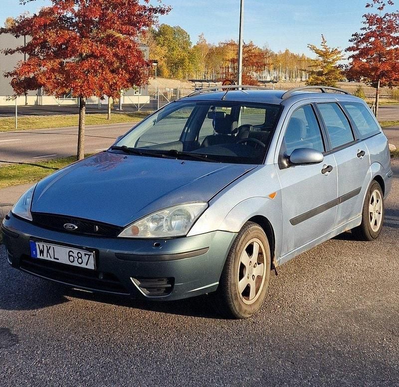 Blå Begagnad 2004 Ford Focus Kombi | 8 000 kr (Superpris) - Bild 1/4