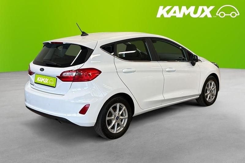 Begagnad Ford Fiesta Titanium 95 HK (69 kW) 2021 Vit Halvkombi