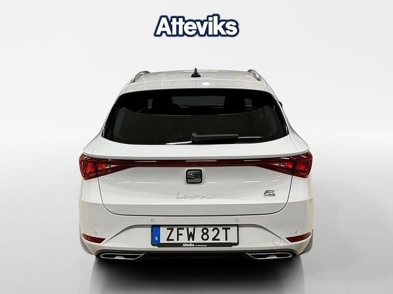 Begagnad Seat Leon FR 207 HK (152 kW) 2021 Vit Kombi