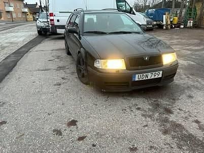 Begagnad 2003 Skoda Octavia RS Kombi | 19 500 kr (Marknadspris) - Bild 1/4