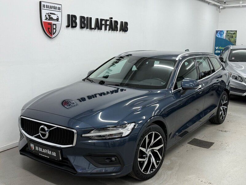 Mörkblå (blå) Begagnad 2019 Volvo V60 Kombi | 269 700 kr (Bra pris) - Bild 1/4
