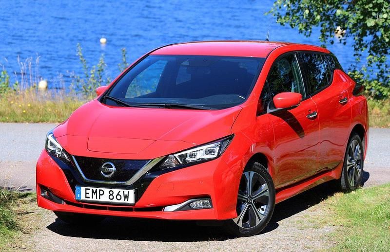 Begagnad 2020 Nissan Leaf N-Connecta Halvkombi | 147 900 kr (Marknadspris) - Bild 1/4