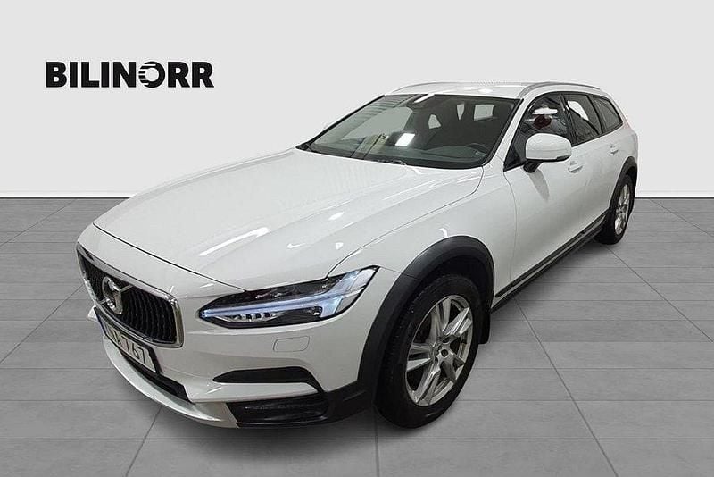 Vit Begagnad 2018 Volvo V90 CC Momentum Kombi | 329 900 kr (Marknadspris) - Bild 1/4