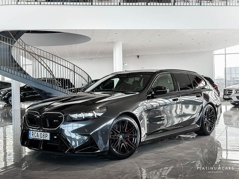 Begagnad BMW M5 Comfort Edition 585 HK (430 kW) 2025 Grå Kombi