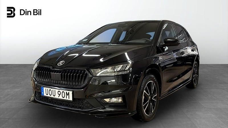 Svart Begagnad 2025 Skoda Fabia Monte Carlo Halvkombi | 249 900 kr (Marknadspris) - Bild 1/4