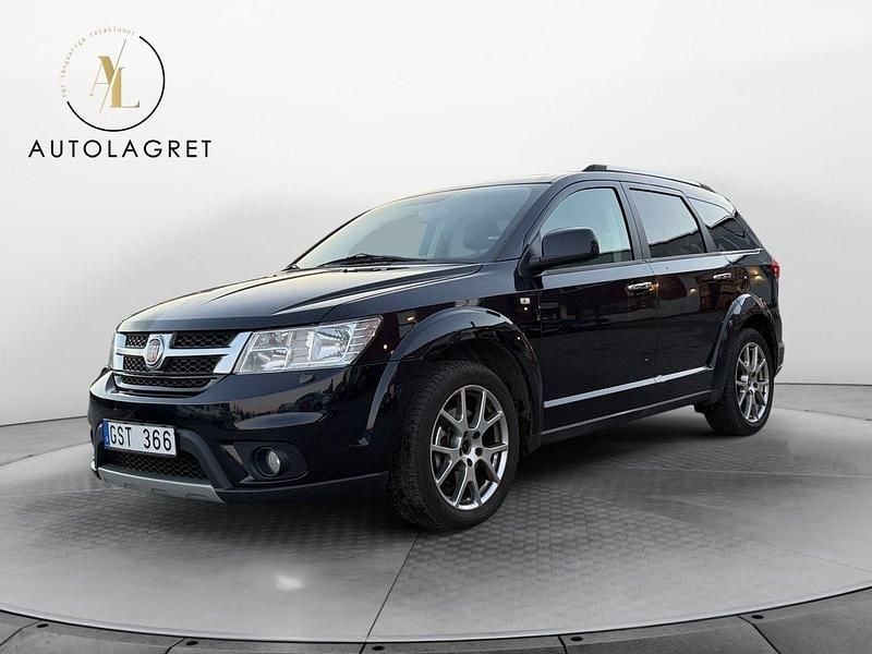 Blå Begagnad 2012 Fiat Freemont SUV | 74 900 kr (Marknadspris) - Bild 1/4