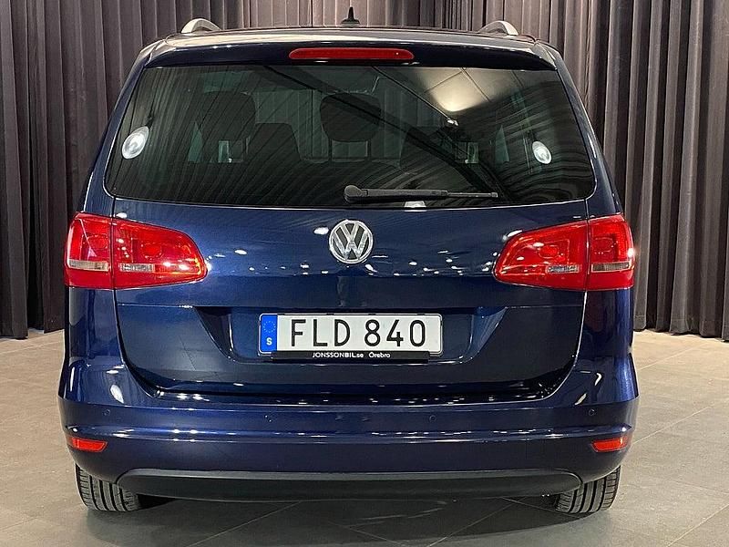 Begagnad VW Sharan 140 HK (102 kW) 2012 Blå metallic Minibuss