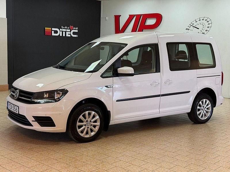 Vit Begagnad 2017 VW Caddy Life Minibuss | 168 800 kr (Lite dyr) - Bild 1/4