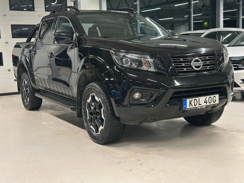 Svart Begagnad 2019 Nissan Navara N-Guard Pickup | 339 900 kr (Lite dyr) - Bild 1/4