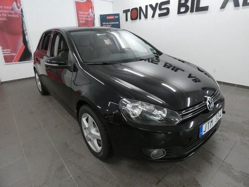 Svart Begagnad 2009 VW Golf VI Halvkombi | 39 900 kr (Bra pris) - Bild 1/4