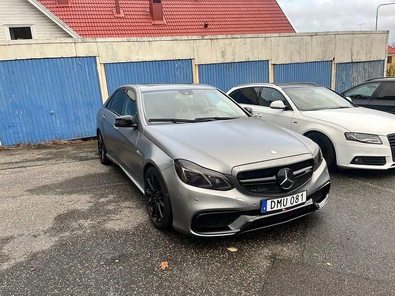 Begagnad Mercedes E63 AMG Avantgarde 525 HK (386 kW) 2010 Grå Sedan