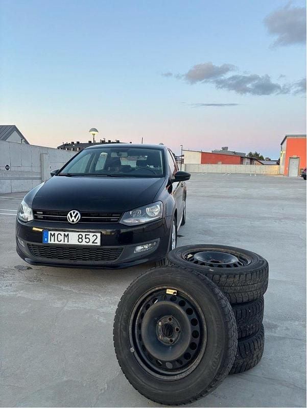 Svart Begagnad 2012 VW Polo Halvkombi | 58 000 kr (Marknadspris) - Bild 1/4