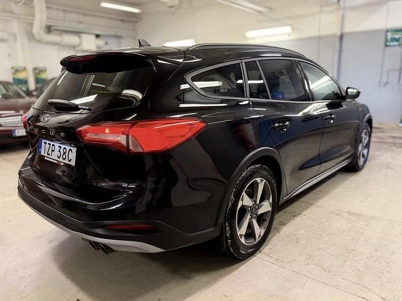 Begagnad Ford Focus ST-Line 125 HK (91 kW) 2022 Svart Kombi