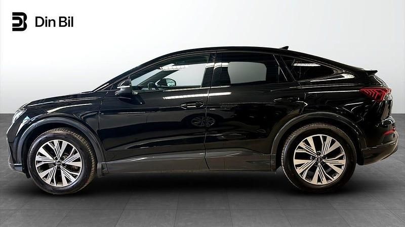 Begagnad Audi Q4 e-tron Advanced Plus 219 kW (299 HK) 2024 Mytsvart metallic SUV