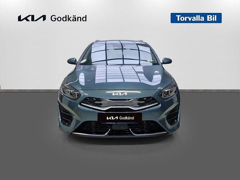 Begagnad Kia Ceed 105 HK (77 kW) 2024 Svart Halvkombi
