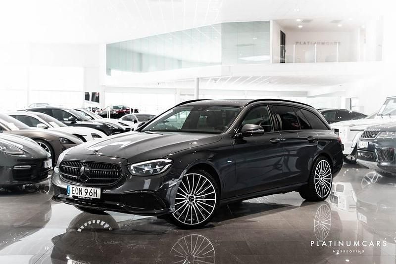 Grafitgrå Begagnad 2021 Mercedes E300 Avantgarde | 359 000 kr (Marknadspris) - Bild 1/4